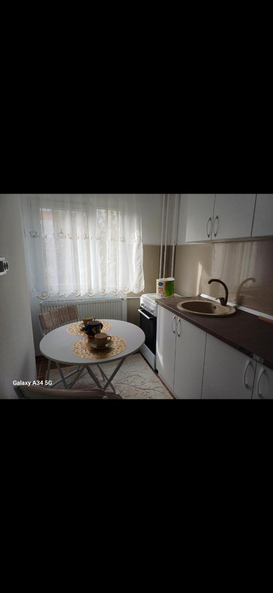 Апартаменты Garsoniera Luminoasa Крайова Экстерьер фото
